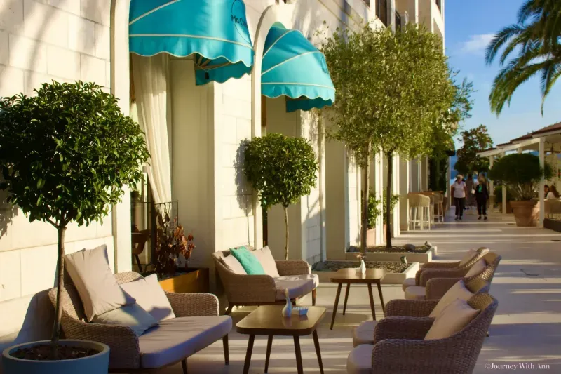 蒂瓦特迷人餐厅的街道